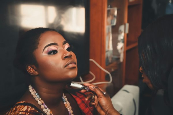 10 Astuces Infaillibles pour Ajouter une Touche Bohème Chic à Votre Garde-Robe Quotidienne