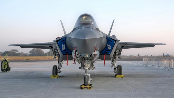 Réinvention de la Mode Féminine au Bureau : Les Nouvelles Tendances qui Redéfinissent le Style Professionnel